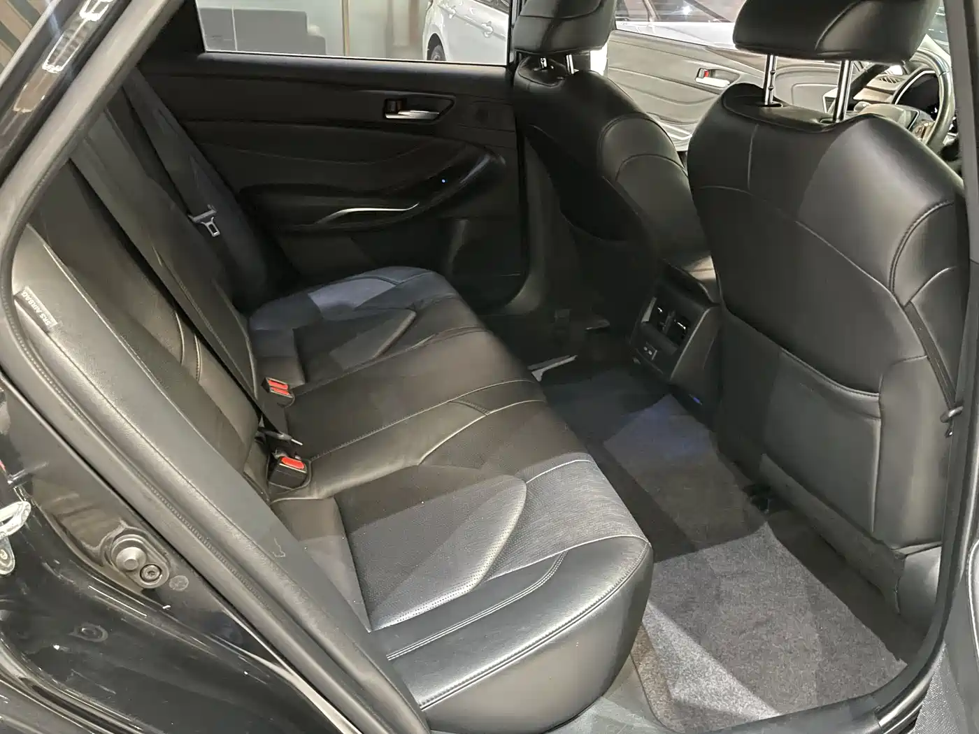 Toyota Avalon 2022 2.0L Luxury Edition фото 6