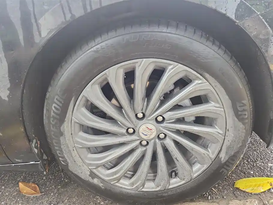 BUICK LACROSSE