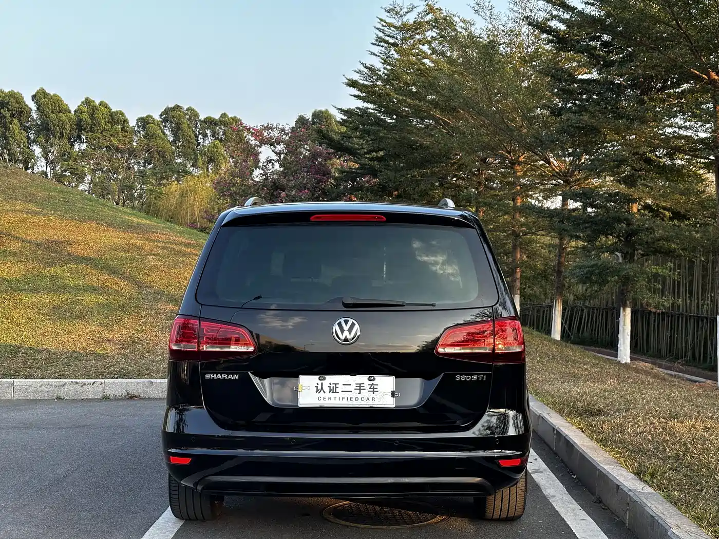 Volkswagen Sharan 2016 380TSI Comfort 7-seater фото 7