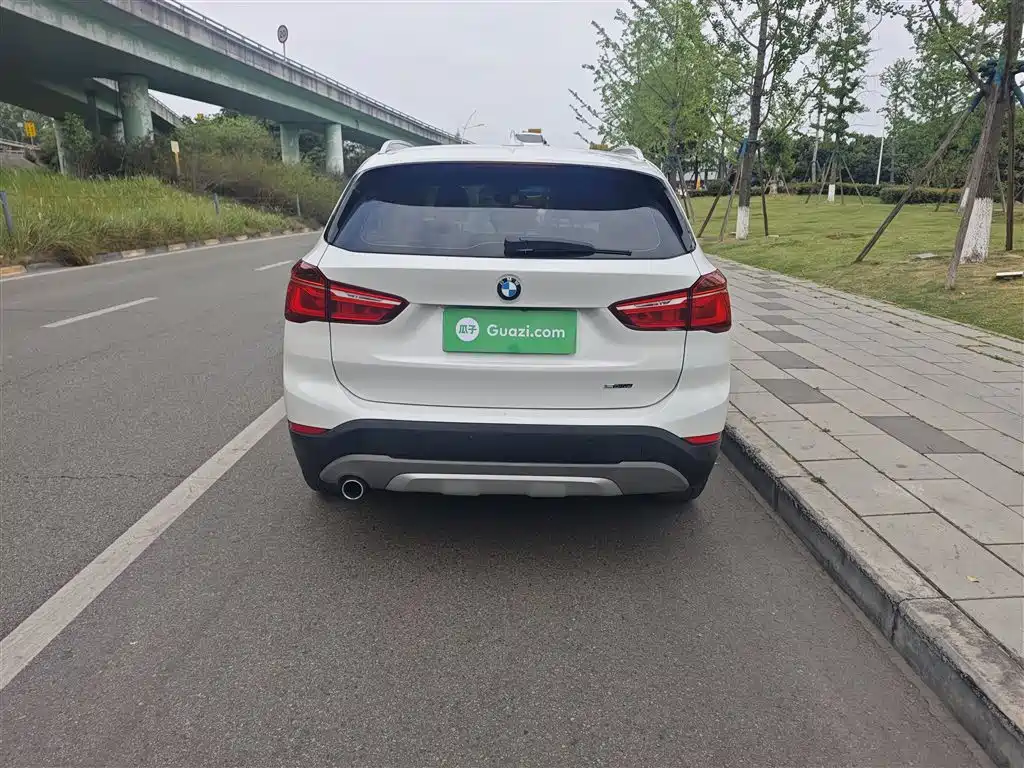 BMW X1 2019 sDrive18Li Premium Model фото 6