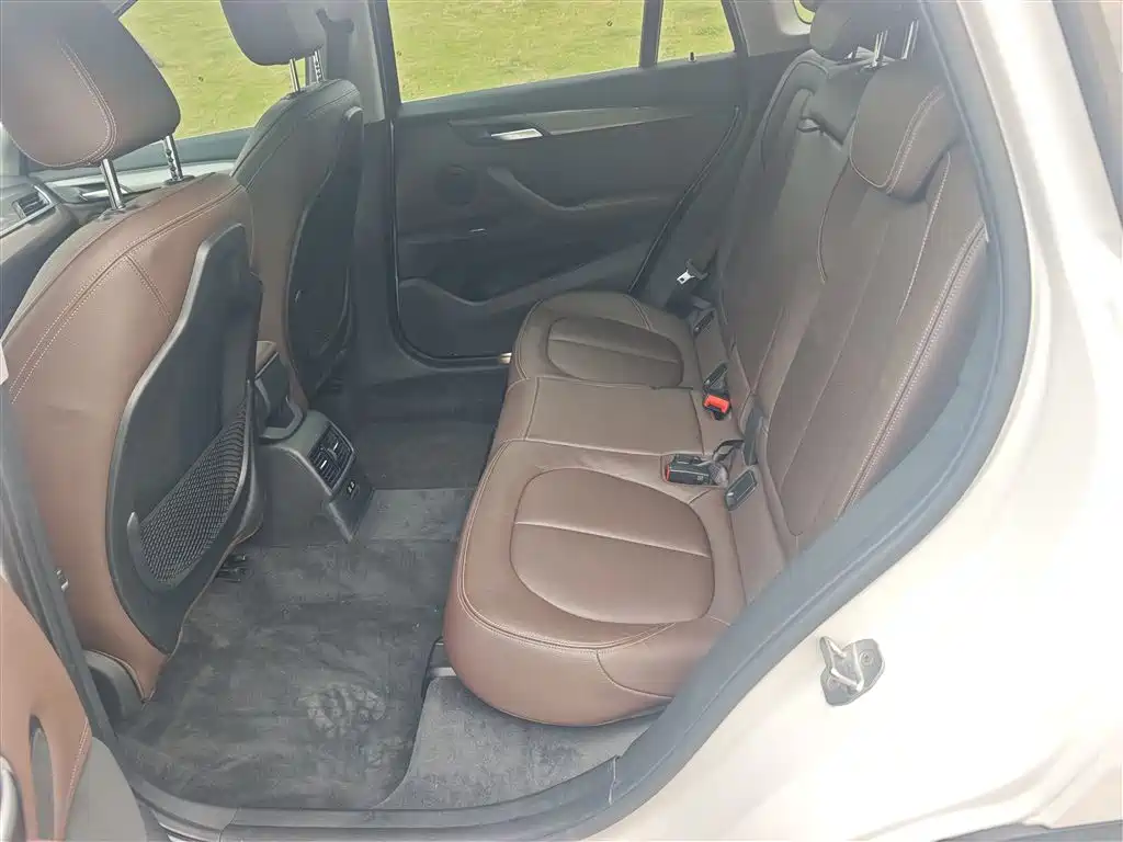 BMW X1 2019 sDrive18Li Premium Model фото 17