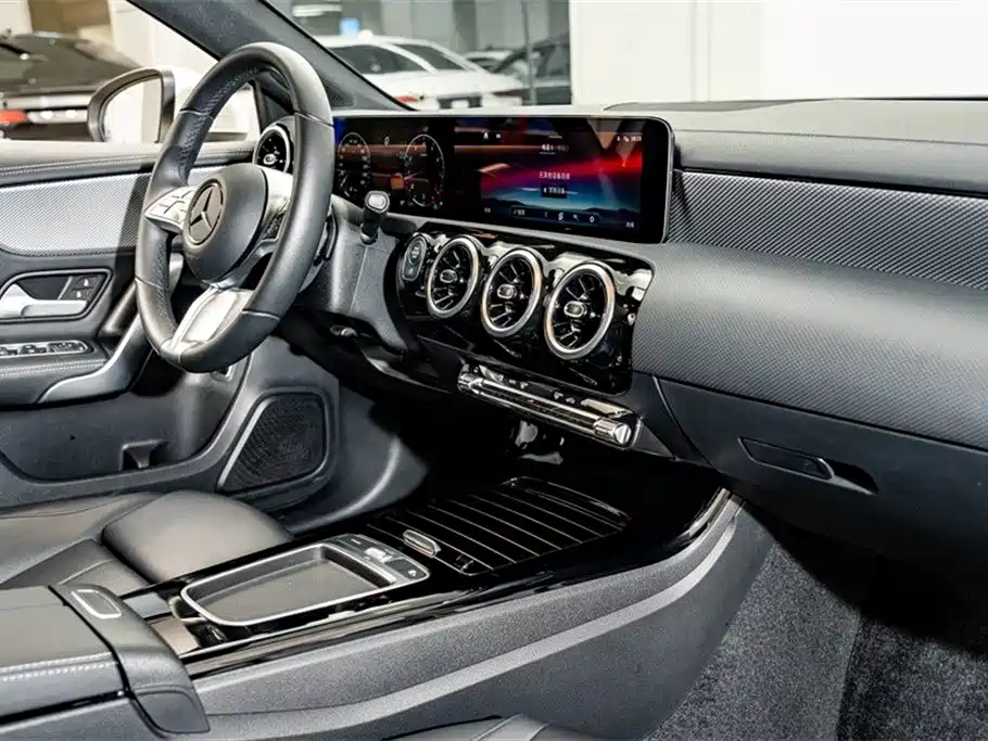 Mercedes-Benz A-Class 2024 Facelift A 180 L фото 18