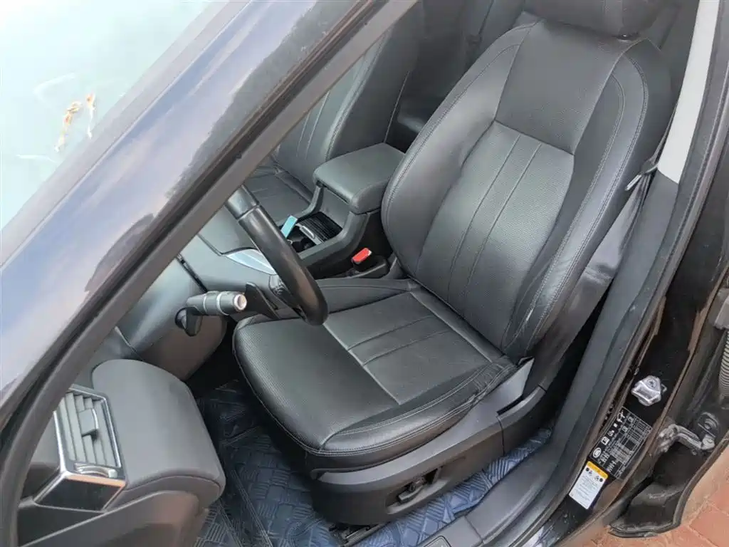 Land Rover Discovery Sport 2019 240PS SE Edition China VI фото 15
