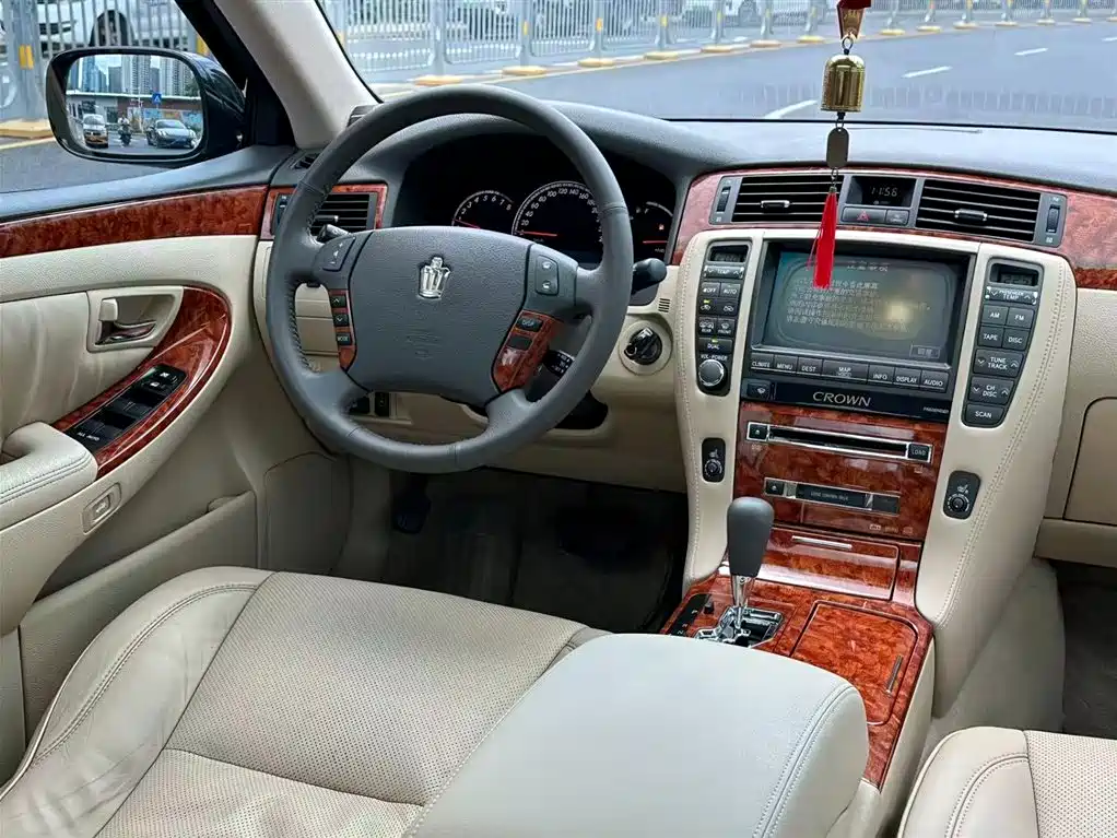 Toyota Crown 2009 2.5L Royal Special Enhanced Edition фото 11