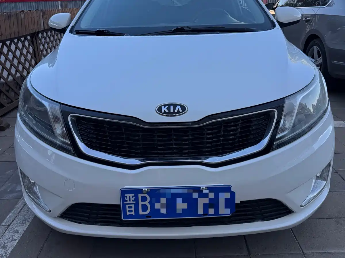 Photo 2 - Kia K2