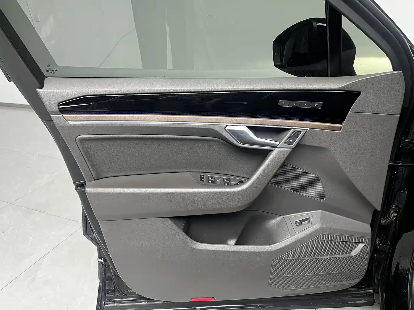 Volkswagen Touareg 2019 3.0TSI Sharp Edge Edition China V фото 5