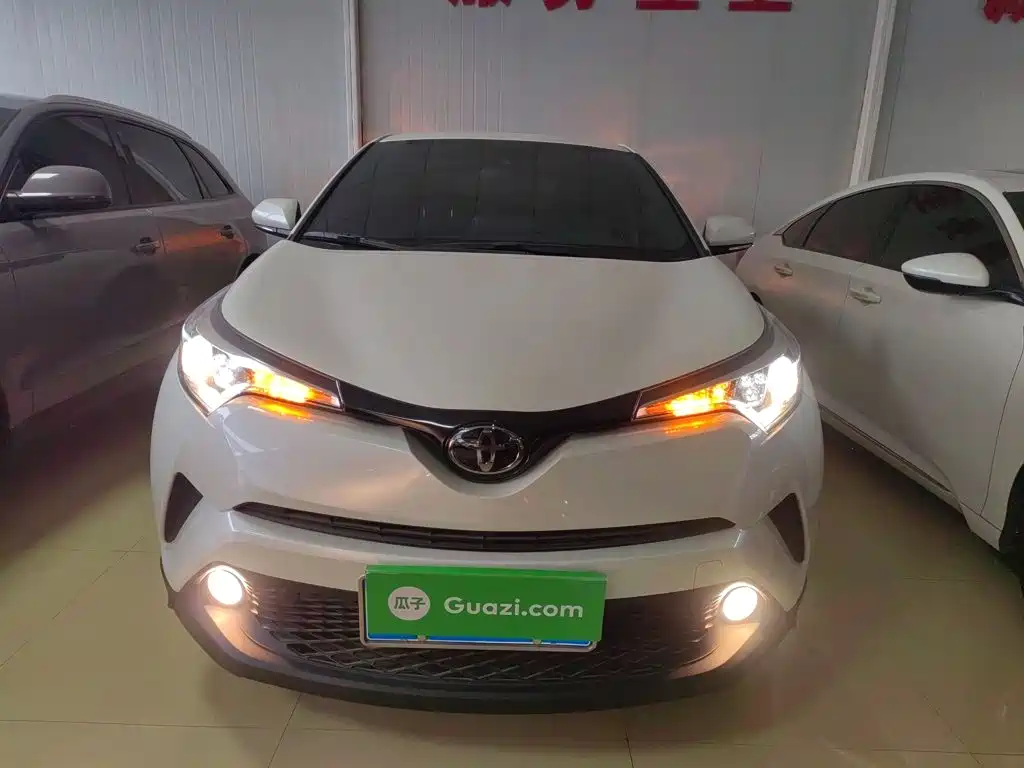 Toyota C-HR 2021 2020 Model 2.0L Leading