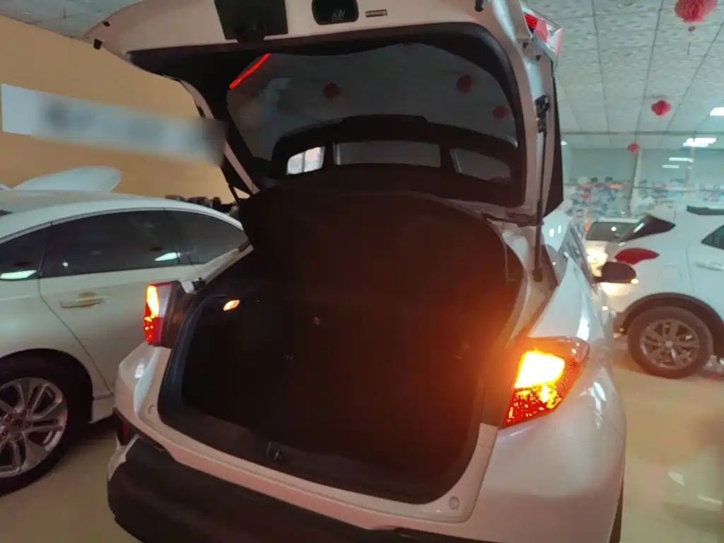Toyota C-HR 2021 2020 Model 2.0L Leading