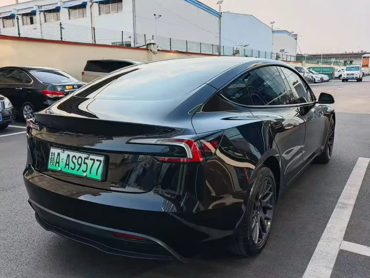 Tesla Model 3 2026 2025 Model Year Facelift Rear-Wheel Drive