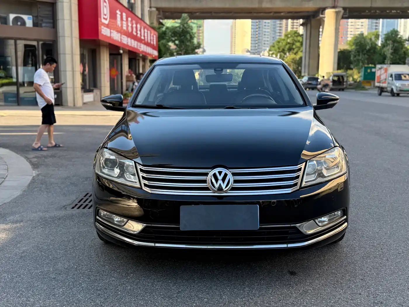 Фото 2 - Volkswagen Magotan