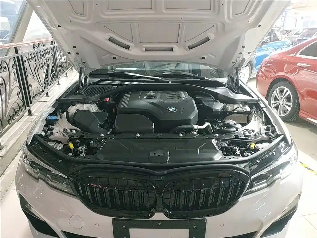 BMW 3-SERIES