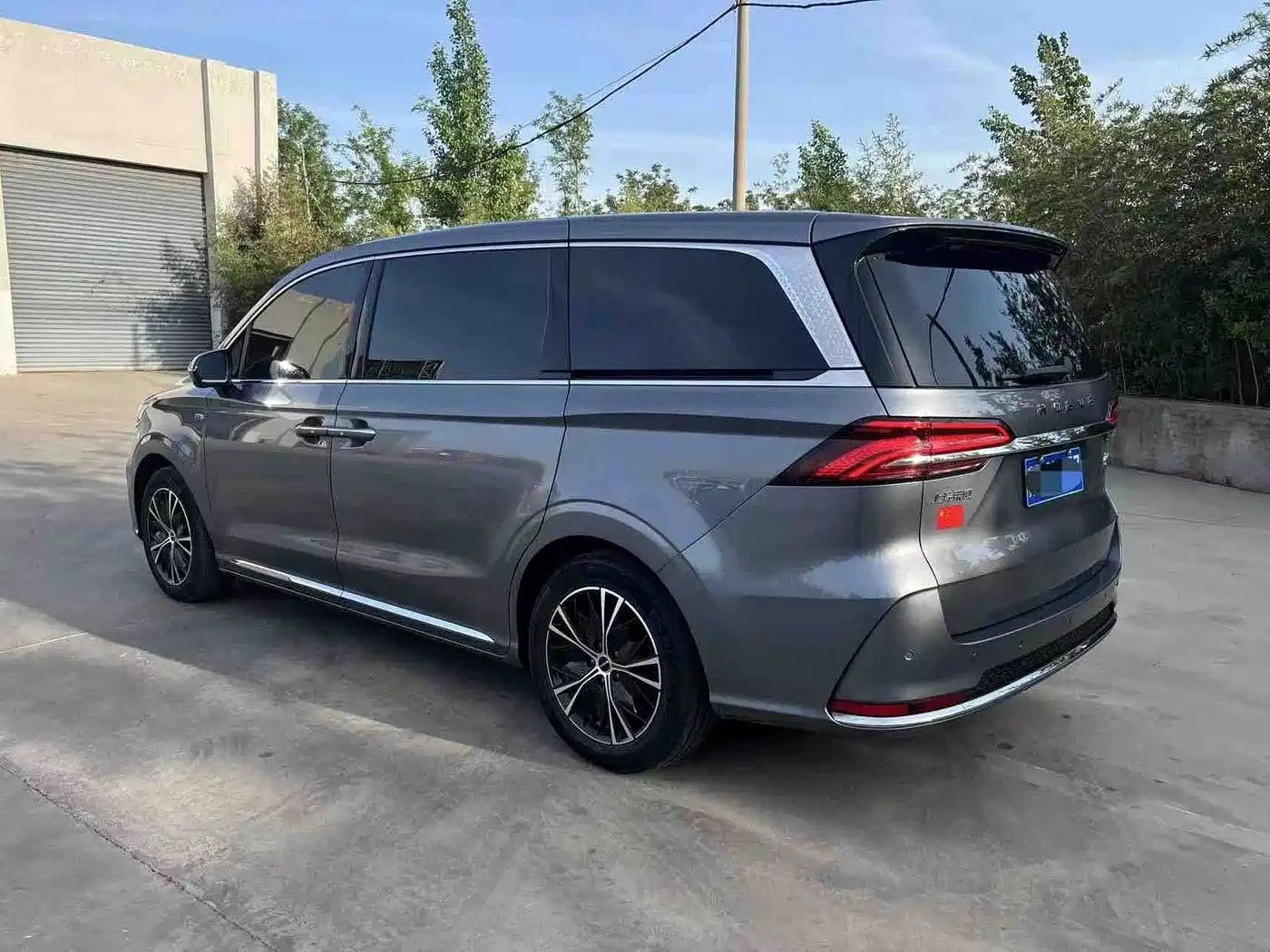 Roewe iMAX8 2024 2023 400TGI Cross Edition