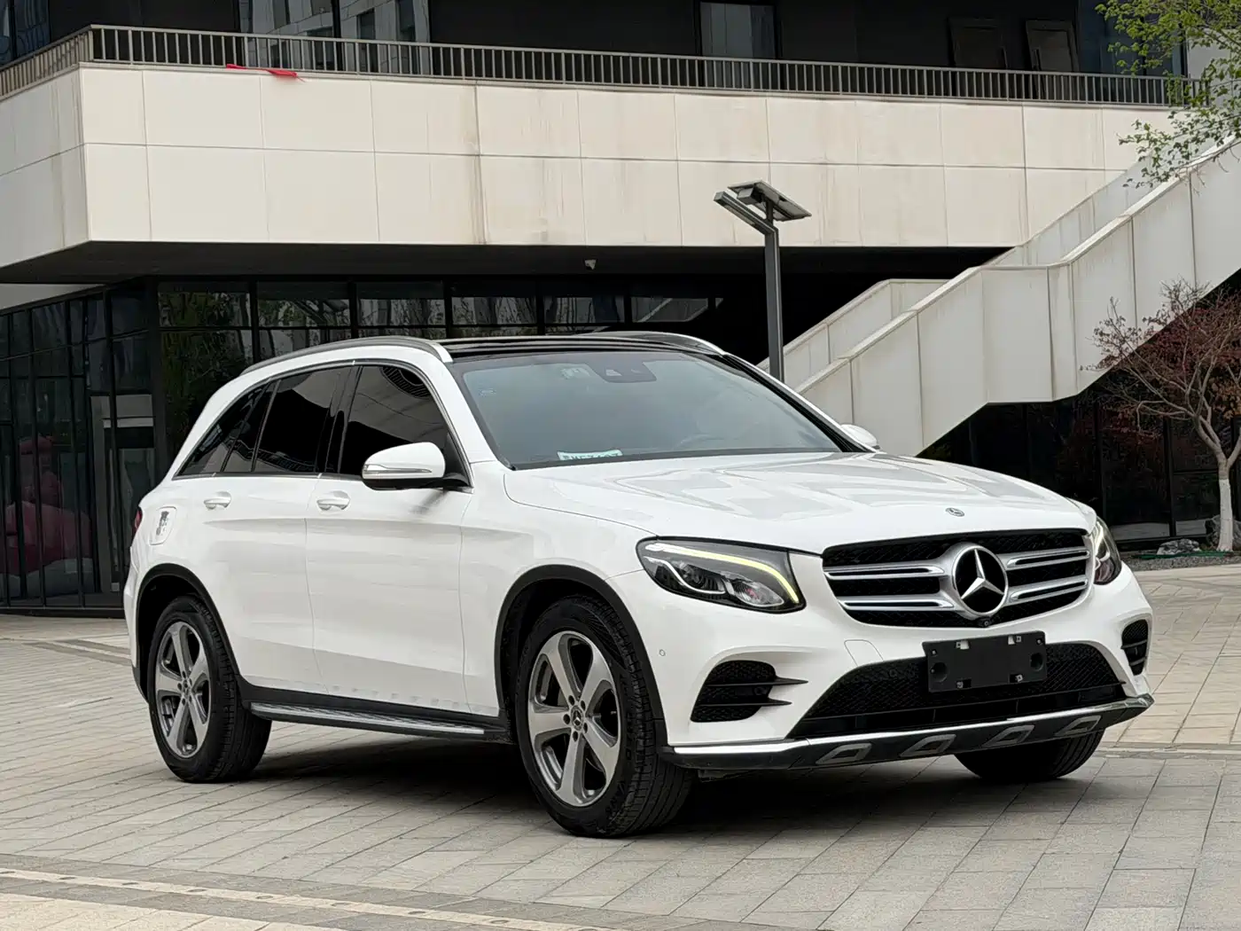 Mercedes-Benz GLC 2017 GLC 260 4MATIC Luxury фото 3