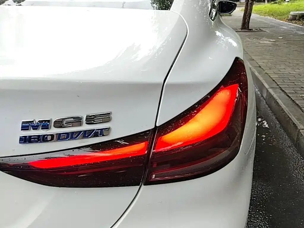 MG MG5 2024 2025 180DVVT Global Luxury Edition