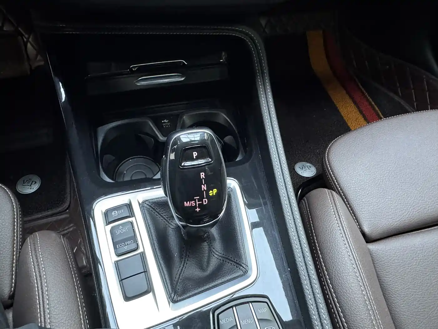 BMW 1 Series 2023 120i M Sport Shadow Edition фото 19