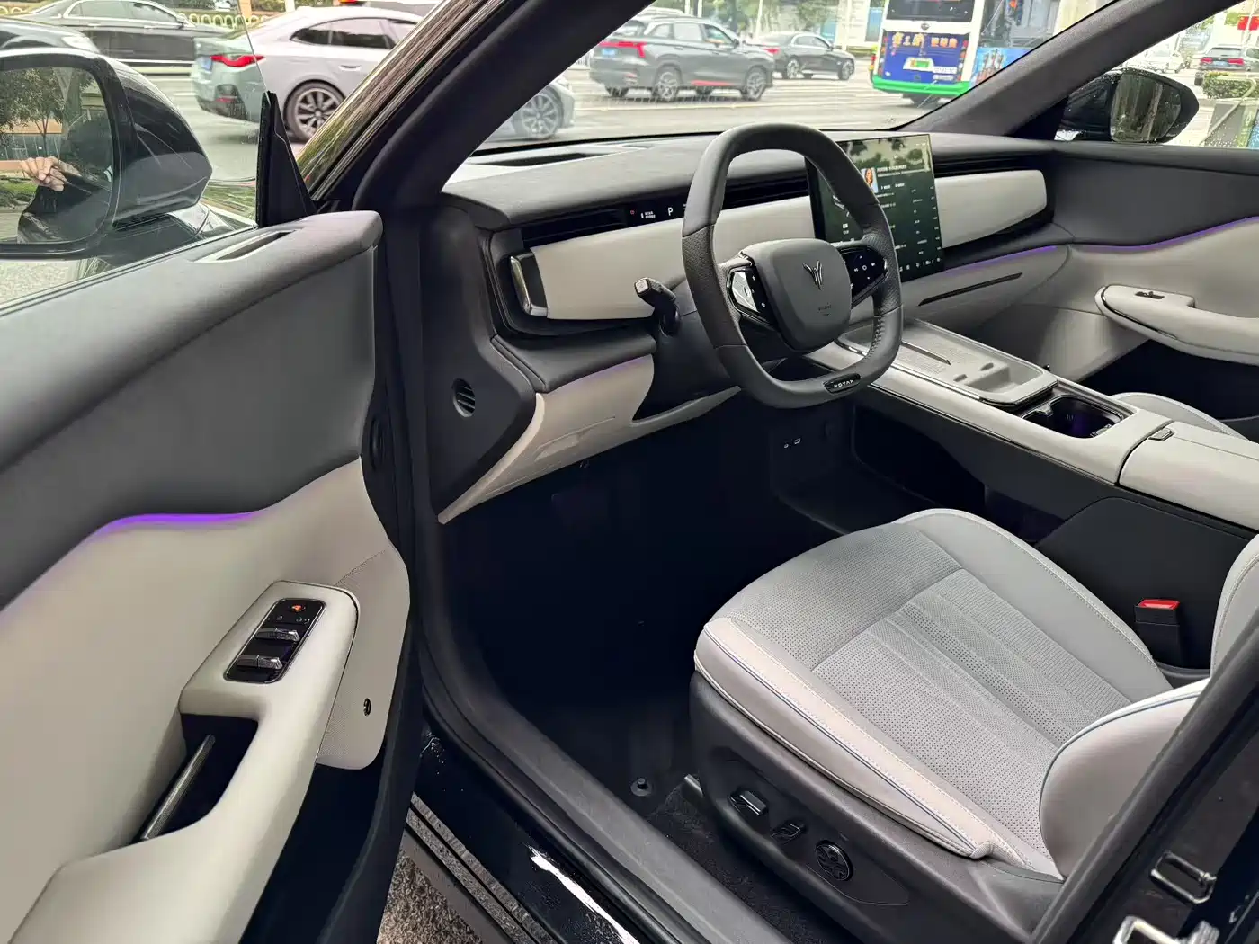 Voyah Auto Voyah Zhiyin 2024 Long Range Super Charging Edition фото 7