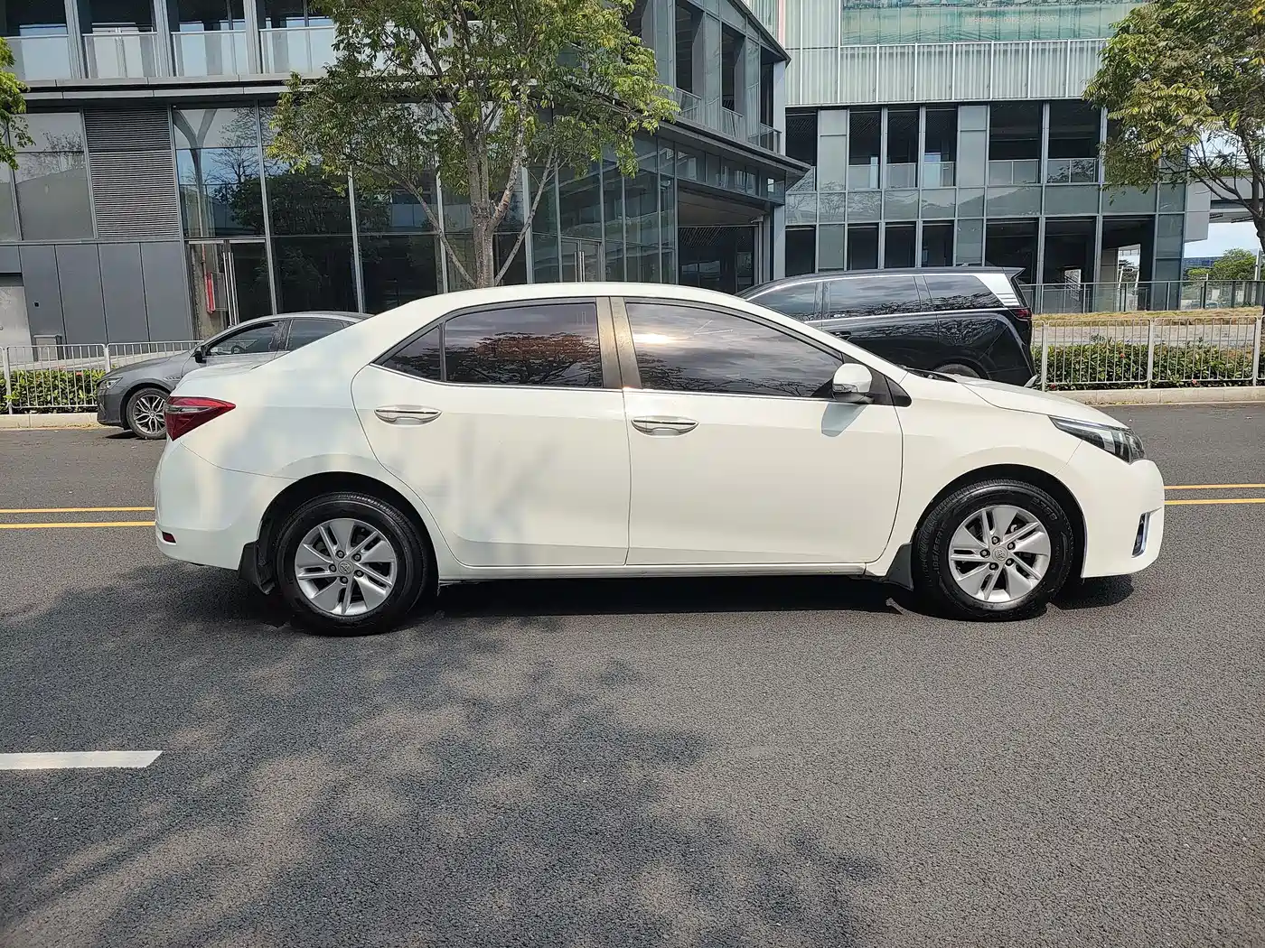 Toyota Corolla 2017 1.2T CVT GL фото 4