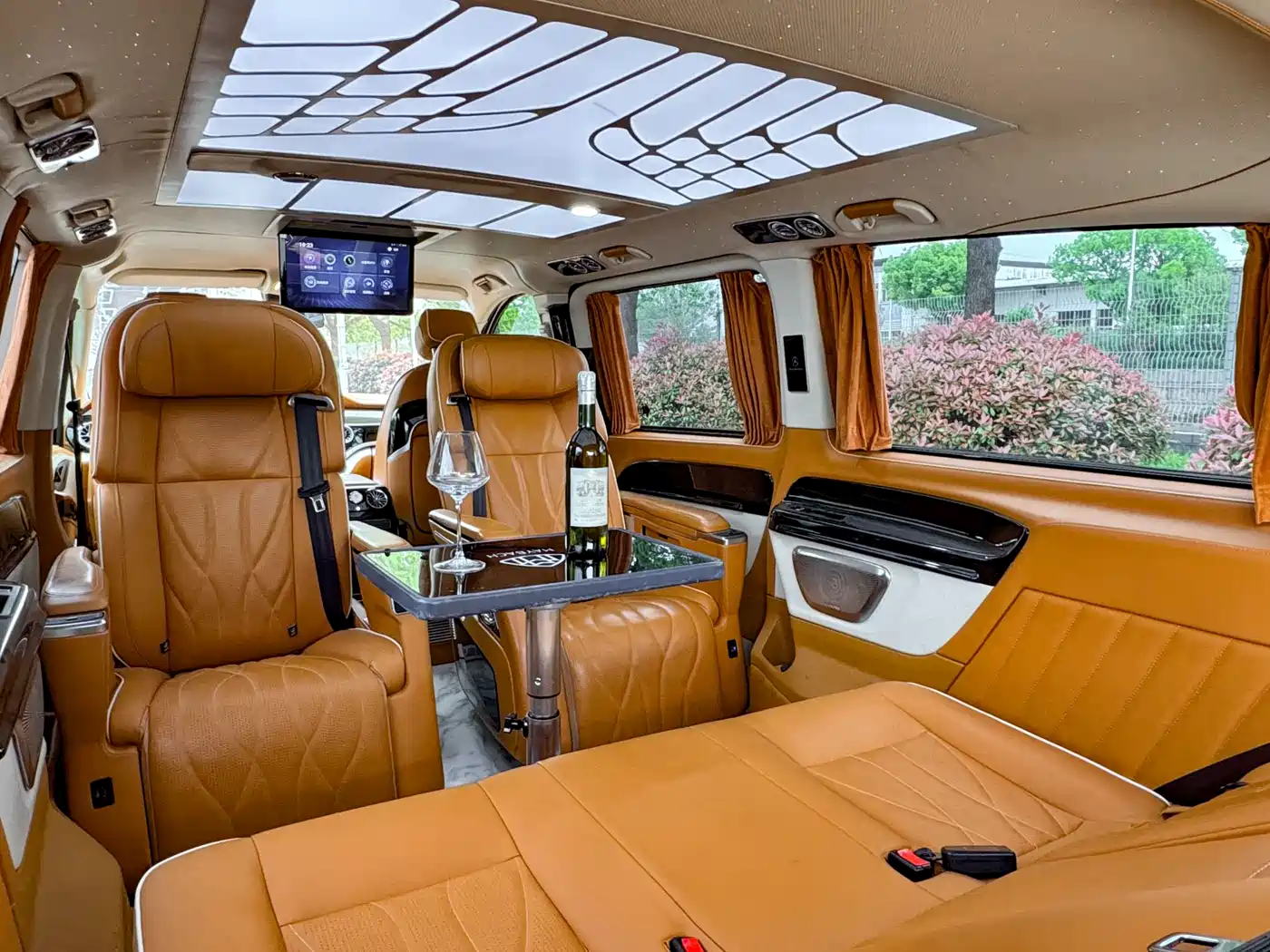 Mercedes-Benz Vito 2023 2.0T Elite 7-Seater фото 17