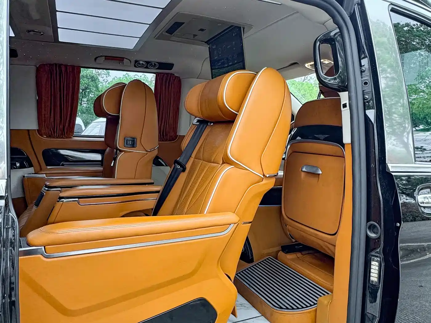 Mercedes-Benz Vito 2023 2.0T Elite 7-Seater фото 13
