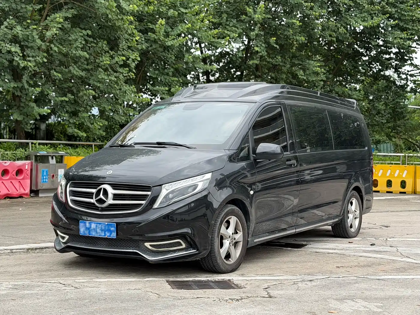 Photo 1 - Mercedes-Benz Vito