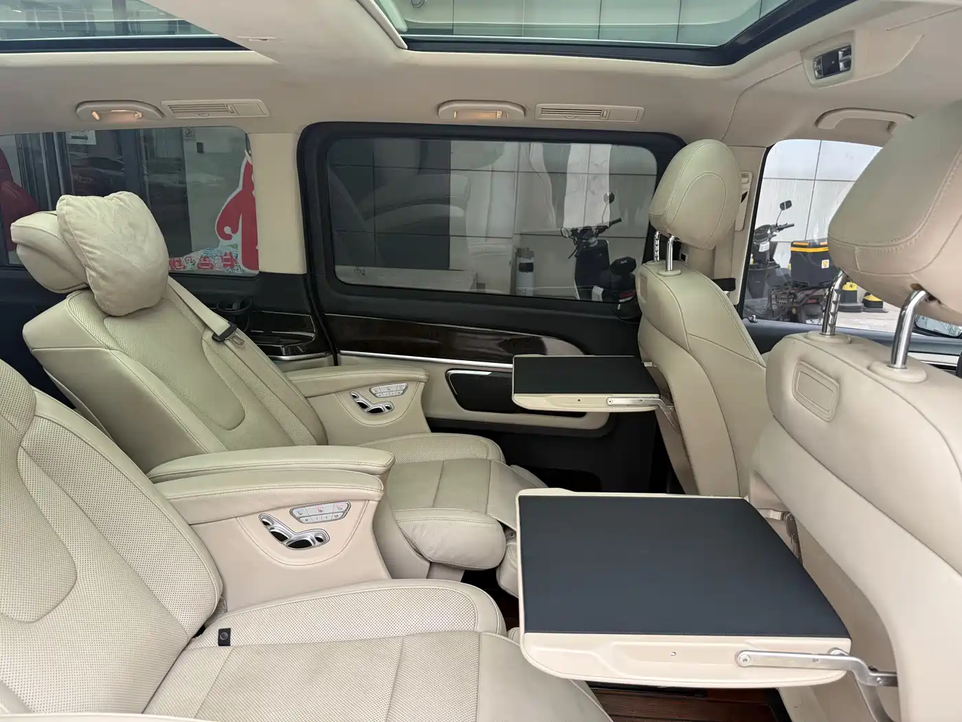 Mercedes-Benz V-Class 2018 V 260 Premium Edition China VI фото 15