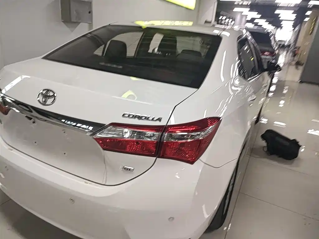 Toyota Corolla 2014 1.6L CVT GL фото 7