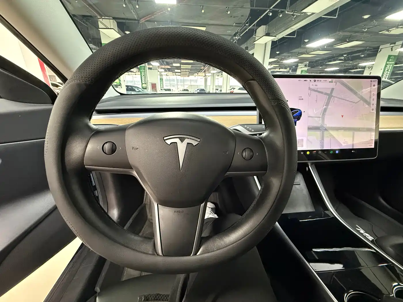 Фото 22 - Tesla Model 3