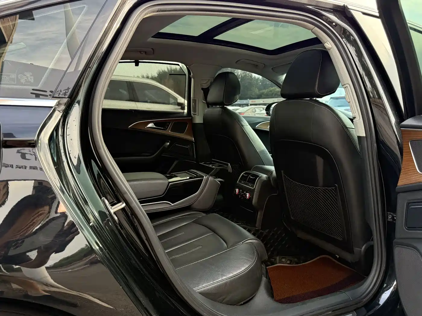Фото 16 - Audi A6L