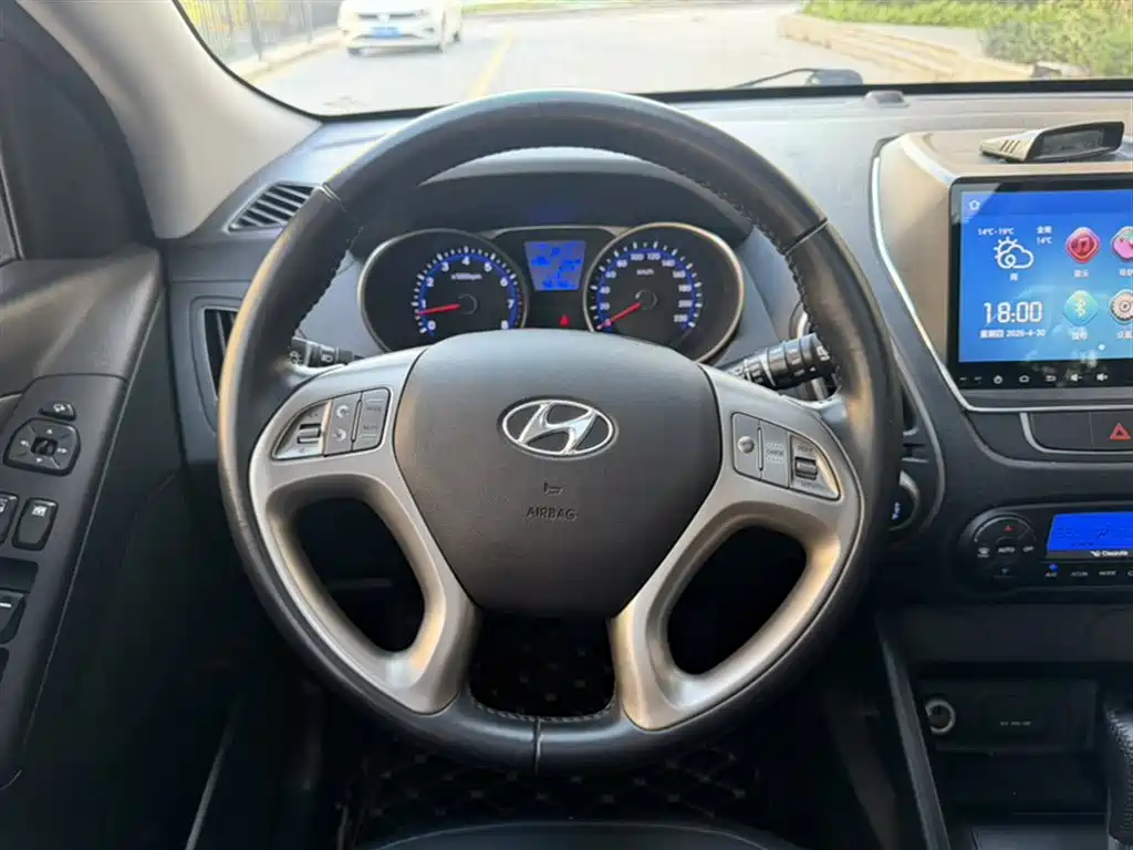 Hyundai Beijing Hyundai ix35 2015 2.0L Automatic 2WD Smart China V фото 3