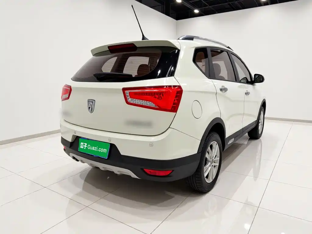 Baojun 560 2017 2016 1.5T Manual Elite