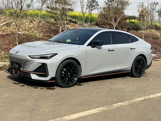 Changan Changan UNI-V 2022 1.5T Sport Edition