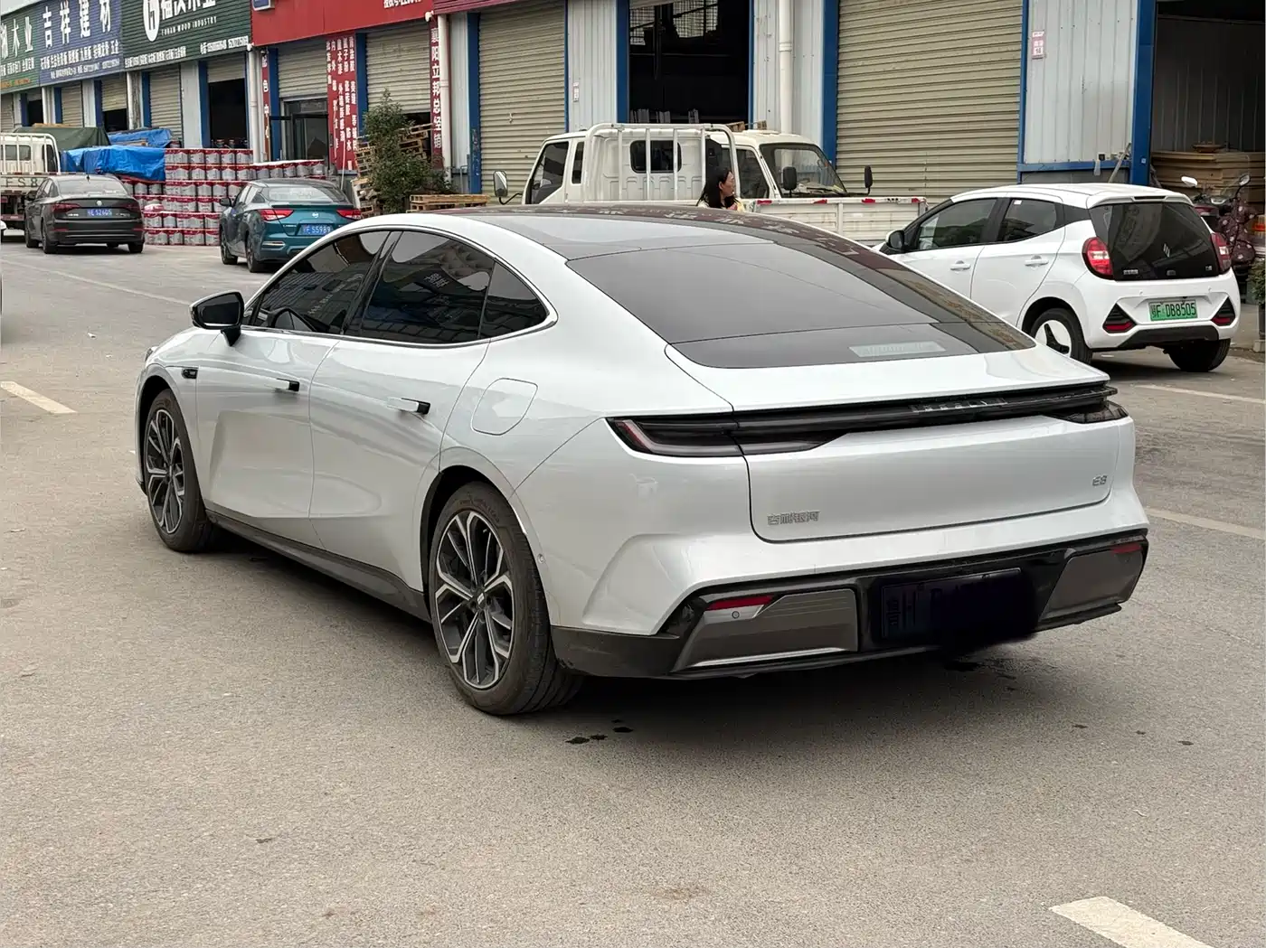 GEELY GALAXY GALAXY E8