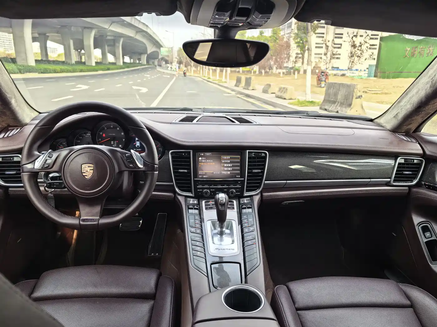 Porsche Panamera 2010 Panamera 4 3.6L фото 8