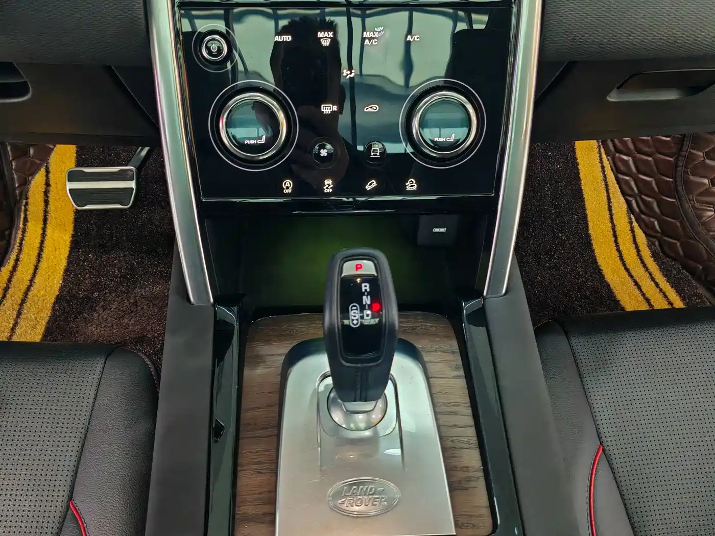 LAND ROVER DISCOVER SPORTS