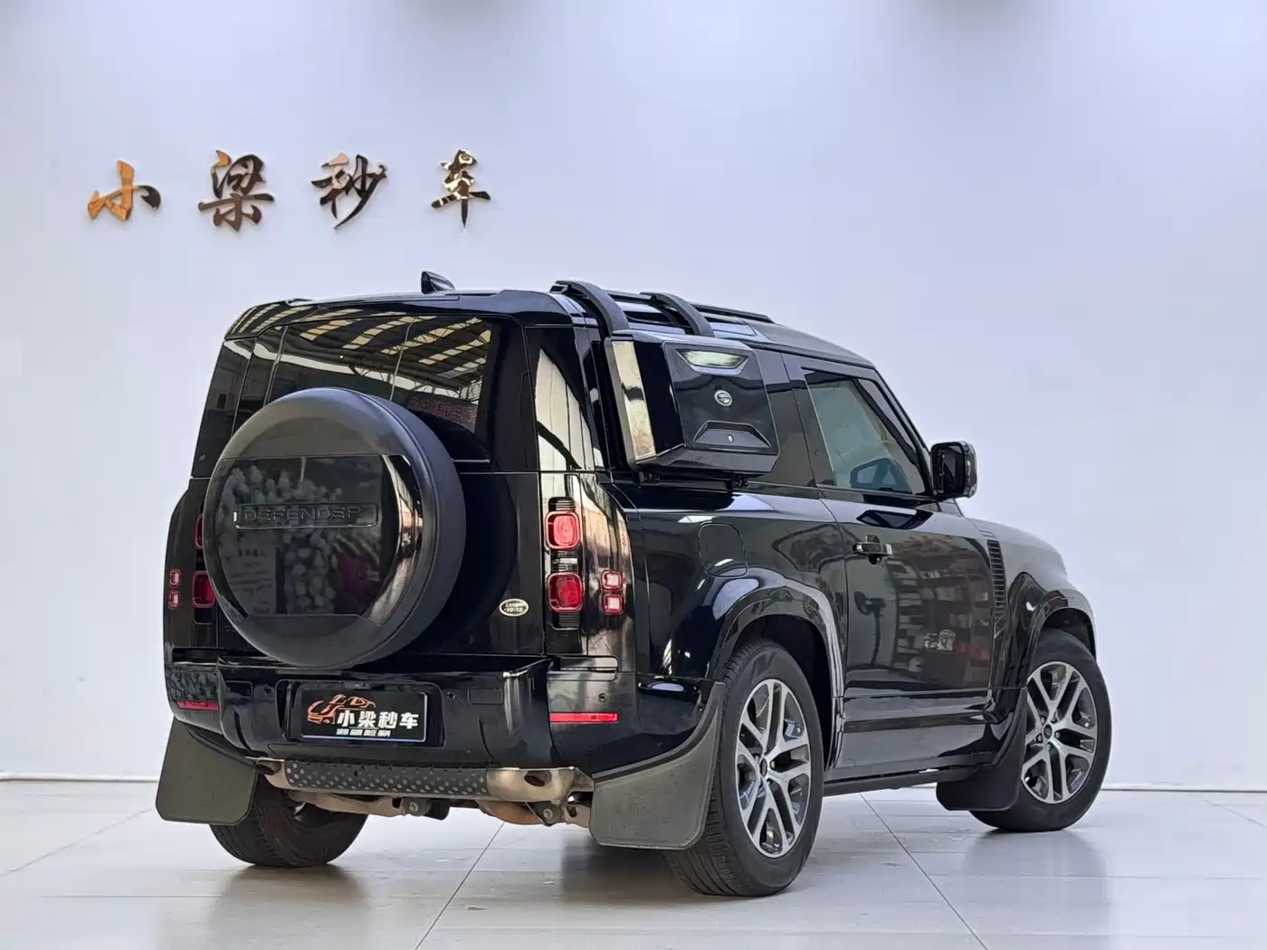 Land Rover Defender 2022 Model 90 3.0T P400 XS фото 3