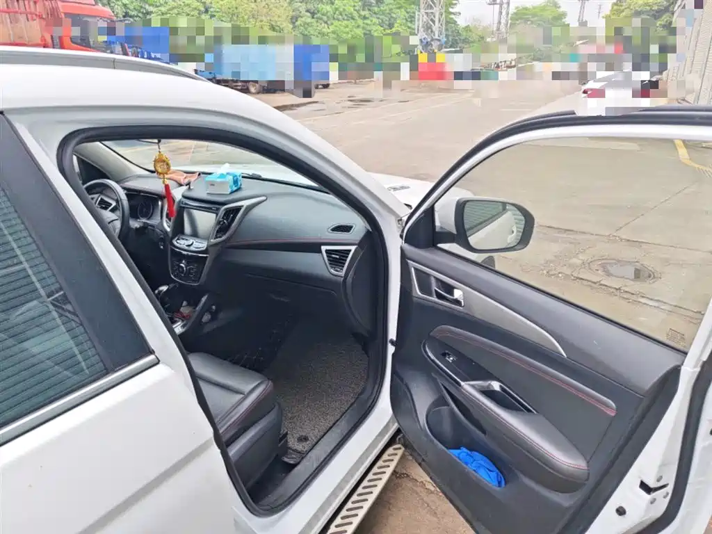 CHANGAN CS75