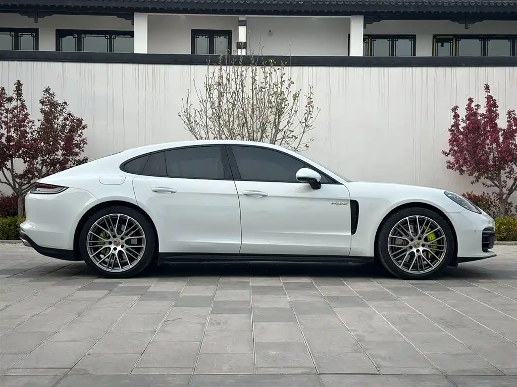 PORSCHE PANAMERA NEW ENERGY