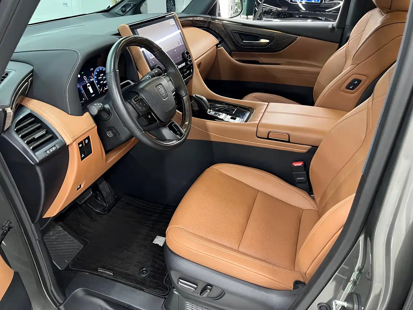 Toyota Vellfire 2026 2024 Crown Hybrid 2.5L Executive Premium Edition