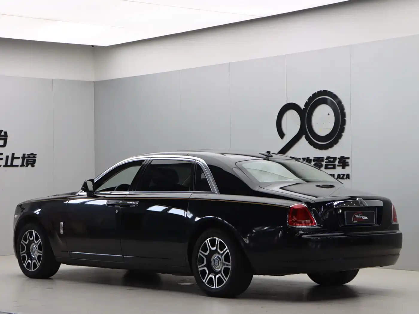 Photo 32 - Rolls-Royce Ghost