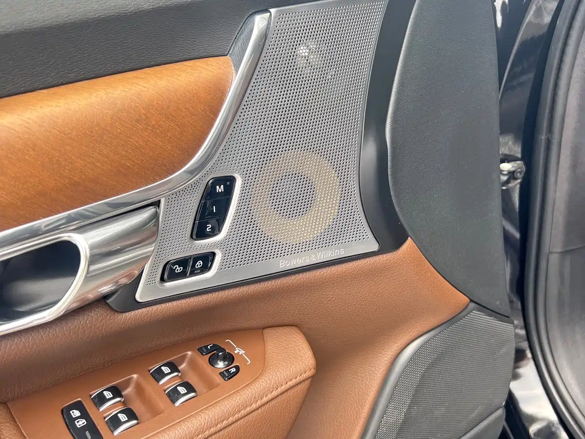 Фото 31 - Volvo S90