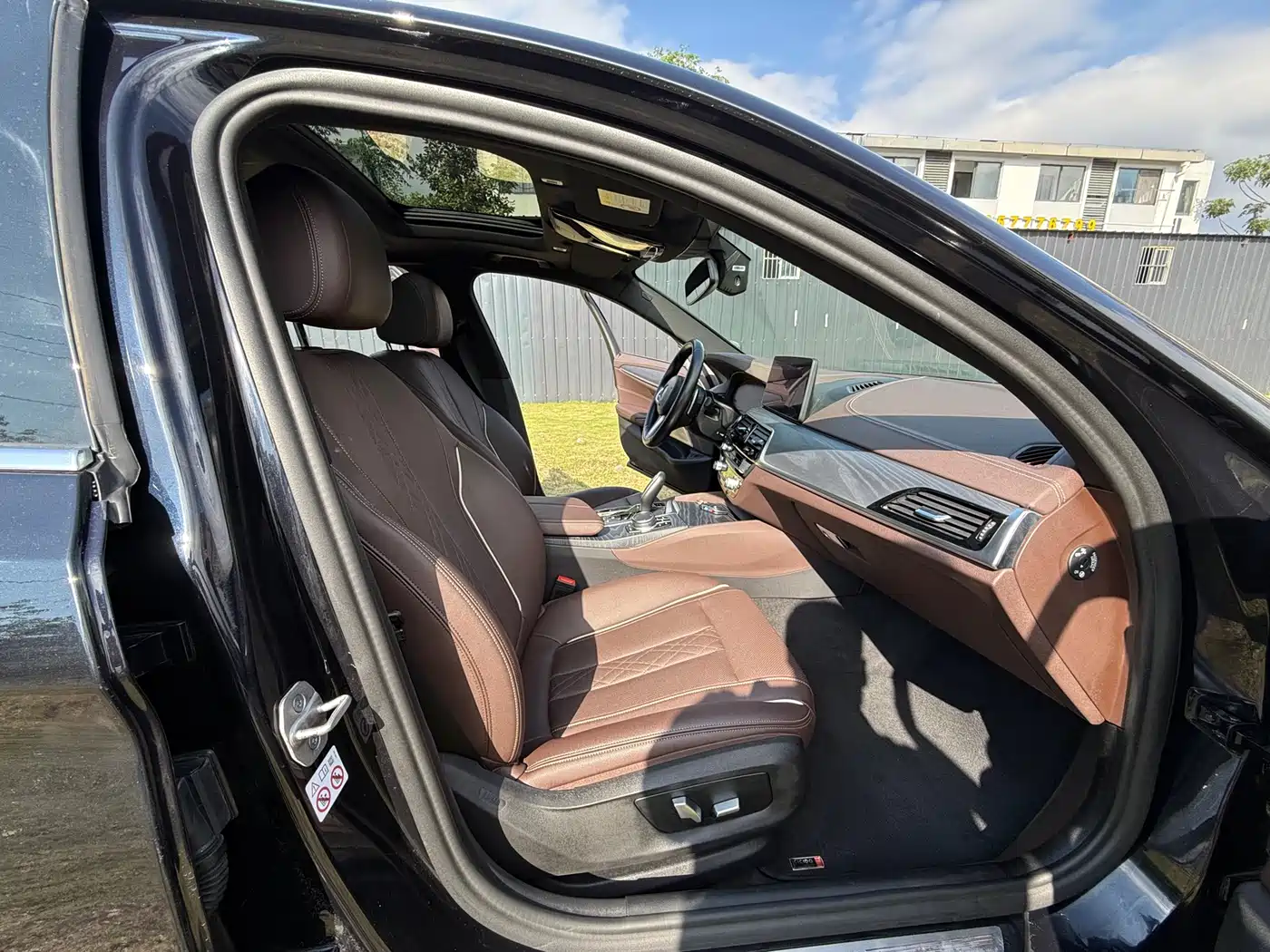 BMW 5 Series 2021 530Li Leading M Sport Package фото 12