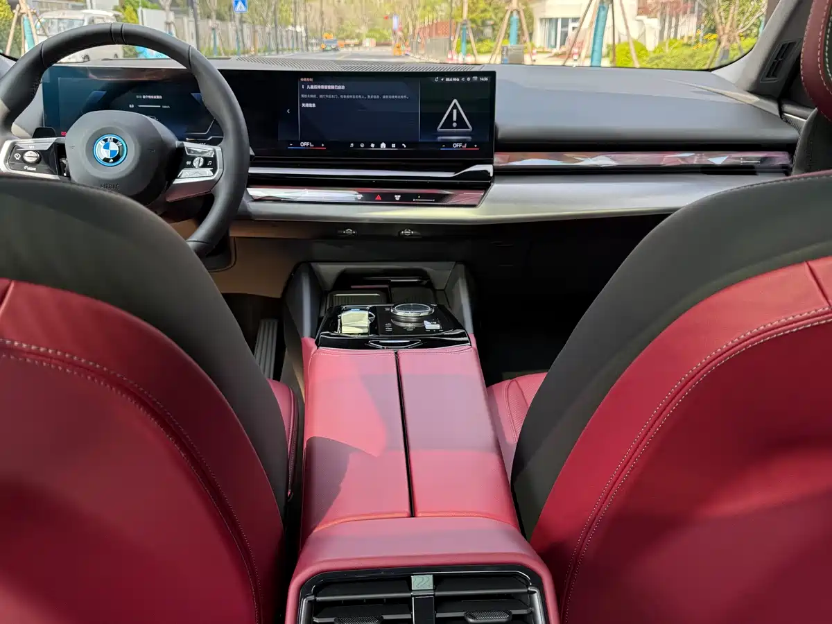 BMW I5