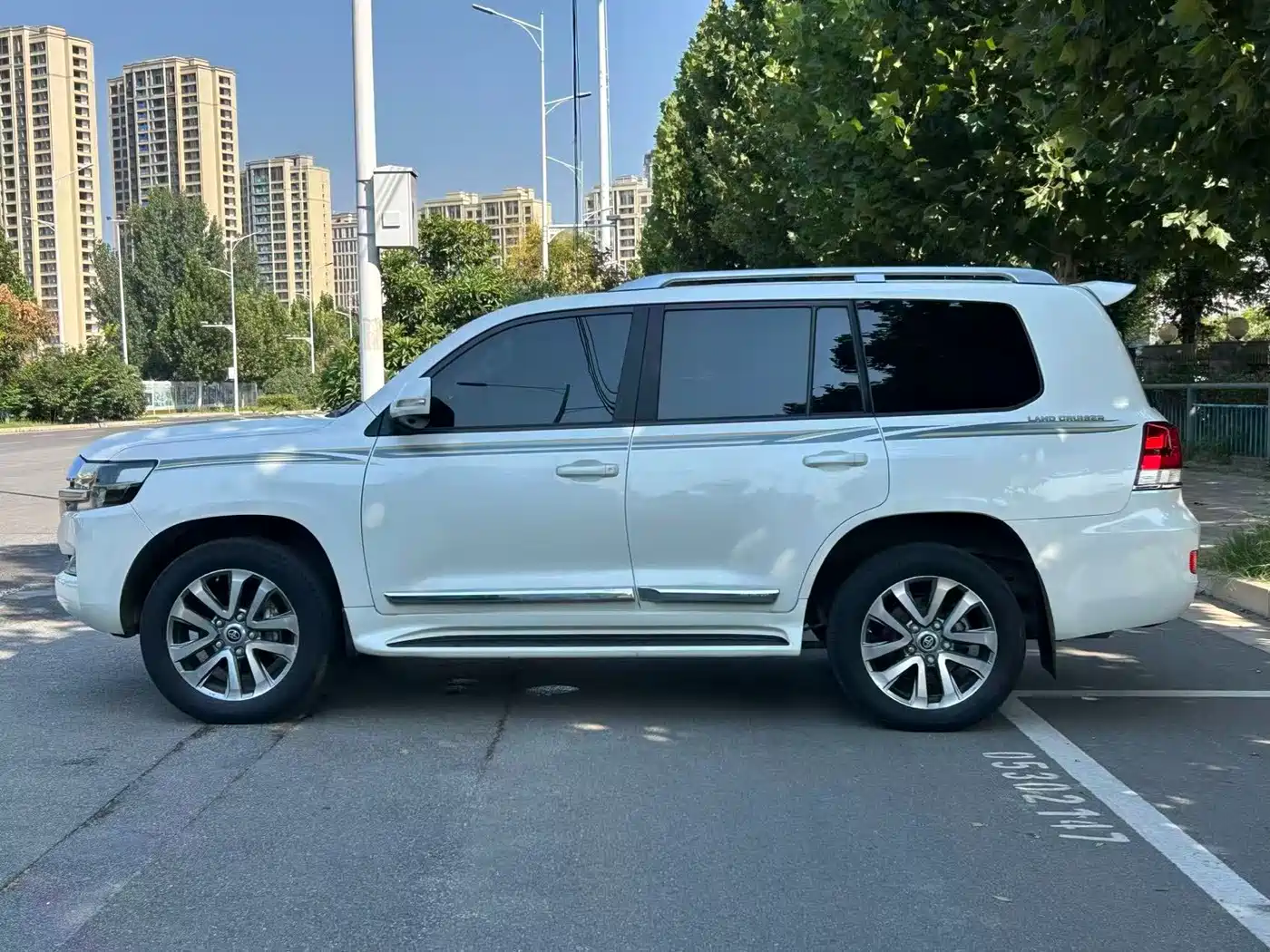 Toyota Land Cruiser (Import) 2019