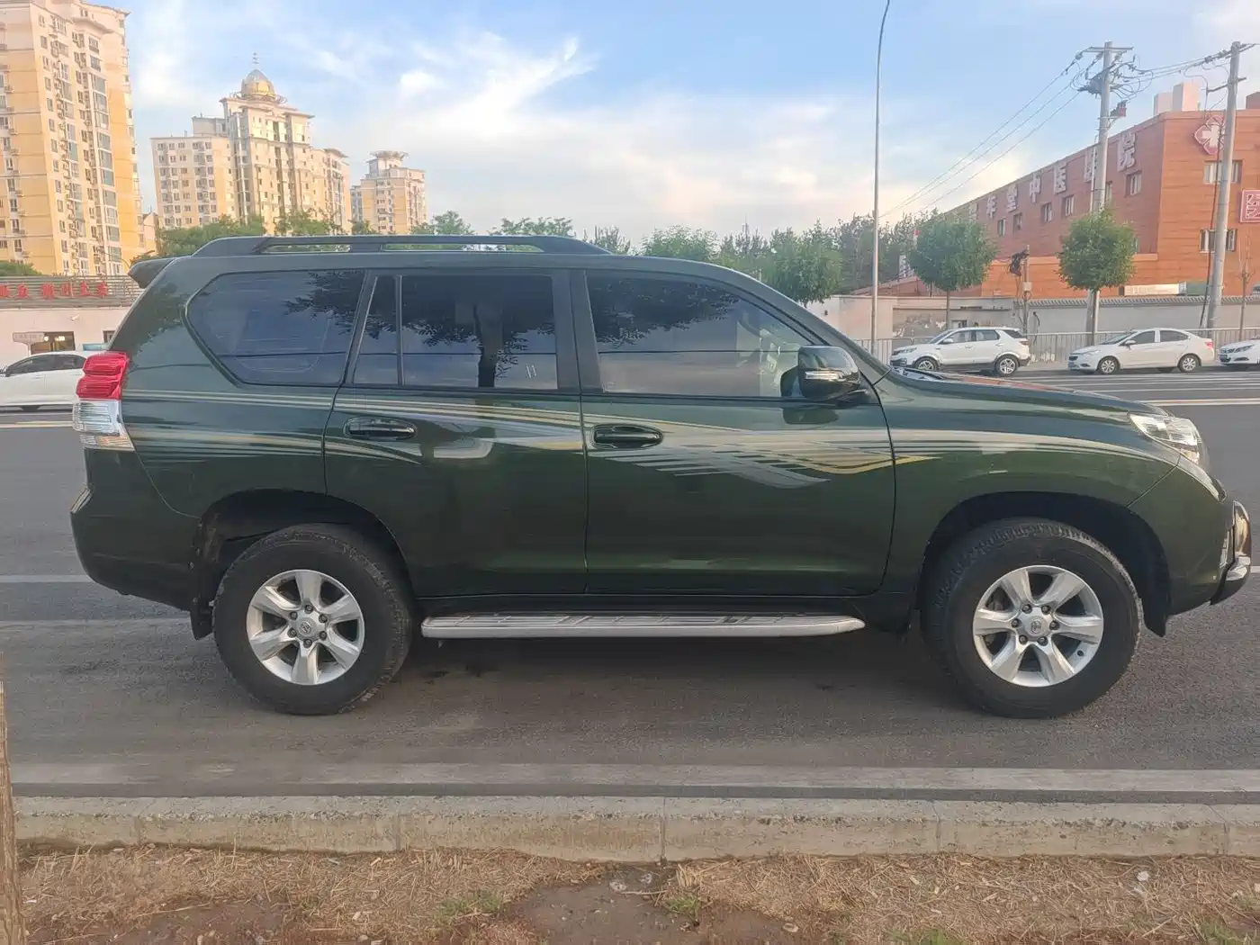Toyota Prado 2010 4.0L Automatic TX-L фото 4