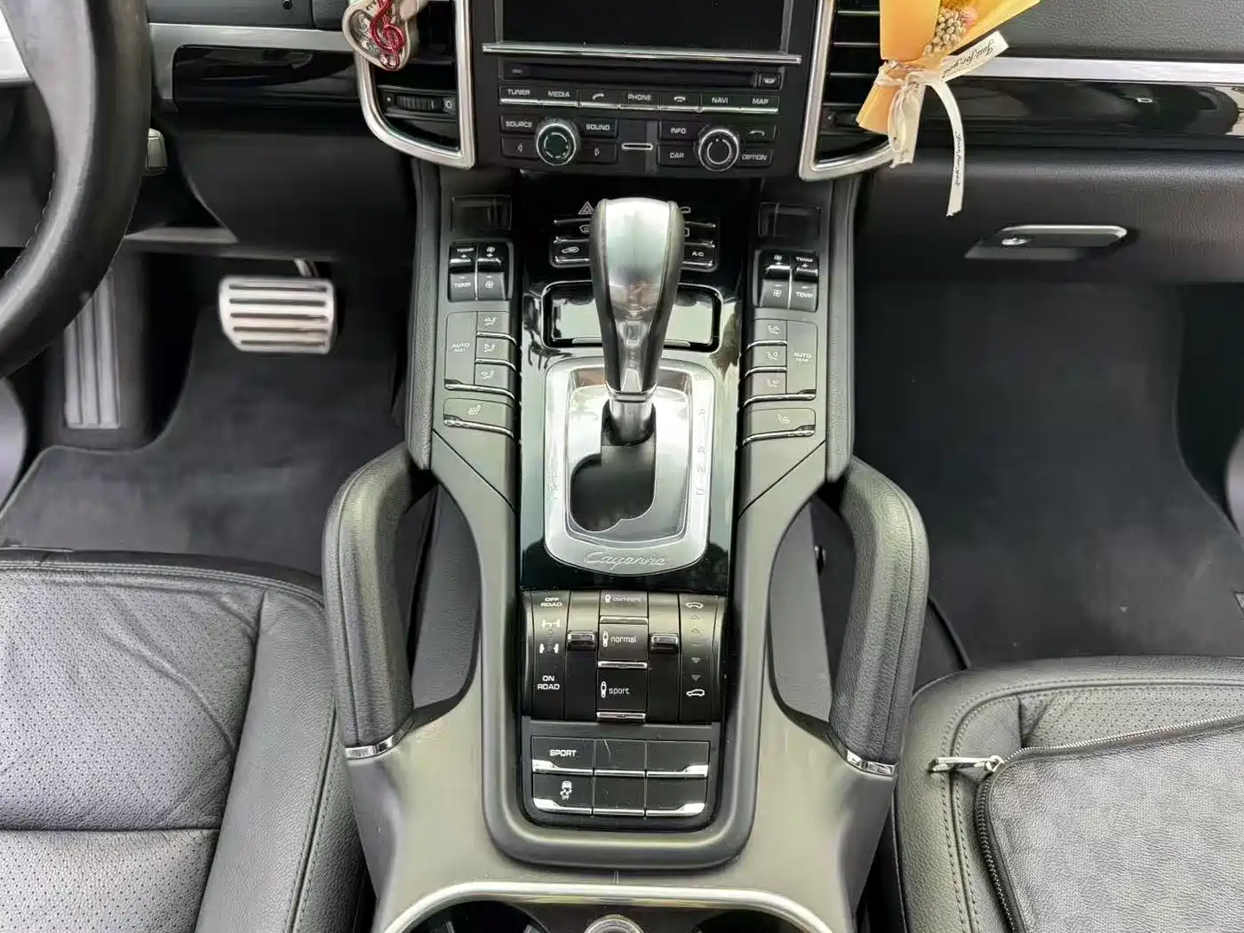 Porsche Cayenne 2014 Cayenne Platinum Edition 3.0T фото 8