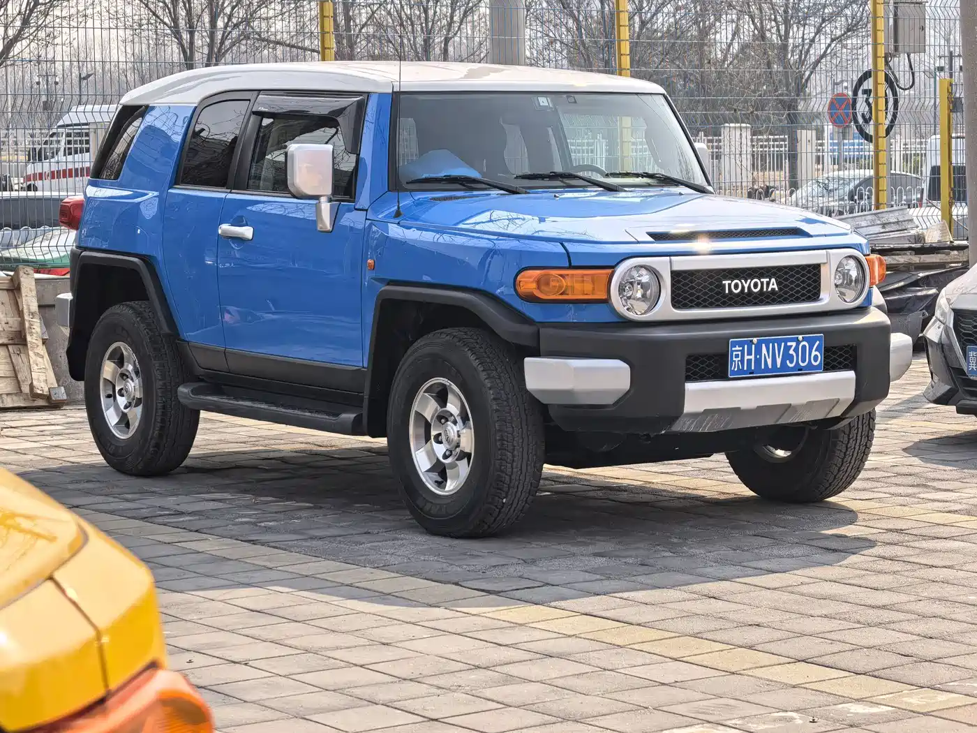 Toyota FJ Cruiser 2007 4.0L фото 3