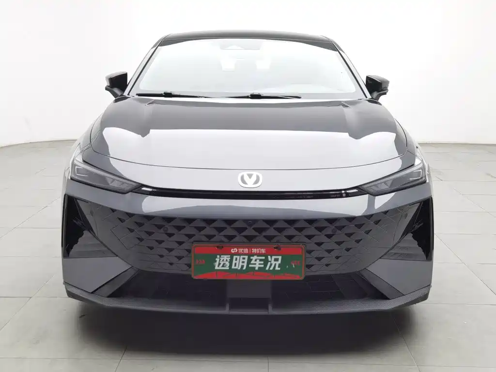 Фото 3 - Changan UNI-V