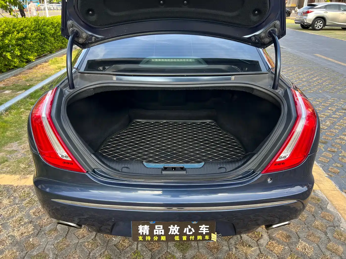Jaguar XJ 2014 2013 XJL 3.0 SC Cambridge Limited Edition