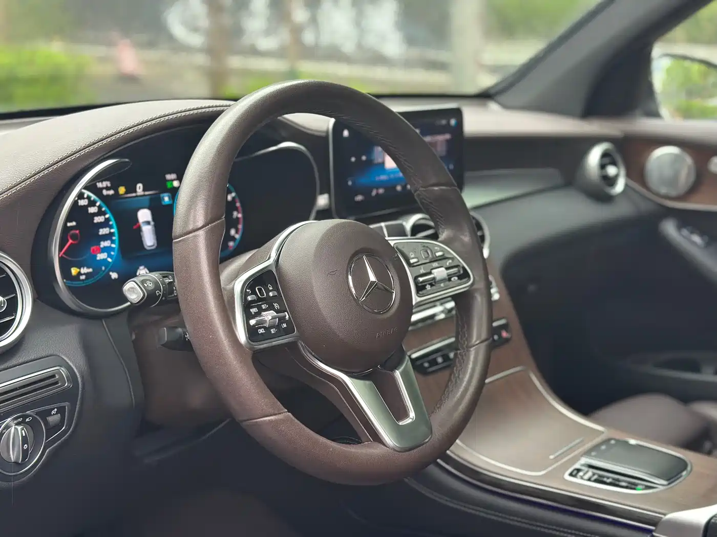 MERCEDES-BENZ GLC