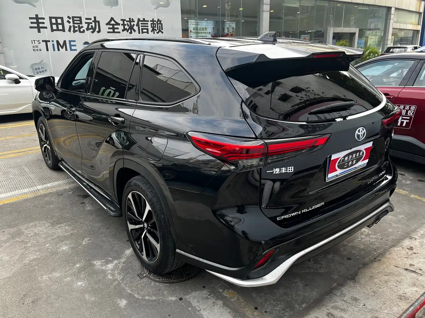 Toyota Crown Kluger 2021 2.5L HEV AWD Flagship Edition фото 10
